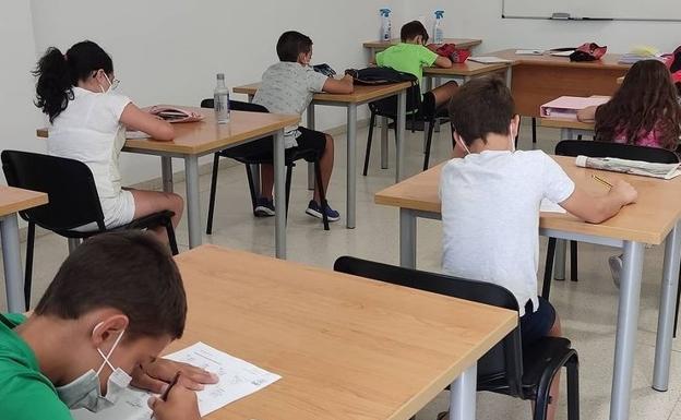 Un total de 24 estudiantes reciben refuerzo estival en el plan Educa-Villanueva