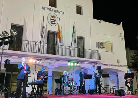 El concierto de Bernáldez Latin Jazz amenizó las Fiestas del Emigrante en Entrerríos