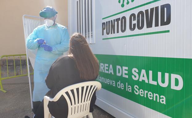 El Área de Salud notifica 33 casos positivos, de los cuales 4 corresponden a Villanueva de la Serena