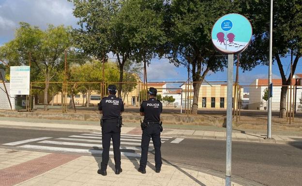 La Policía Local peatonalizará la entrada y salida de los colegios en el arranque de curso