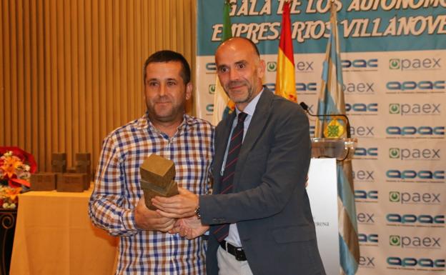 Obrador artesano Quintana reció el premio a Mejor comercio o empresa de servicio. 