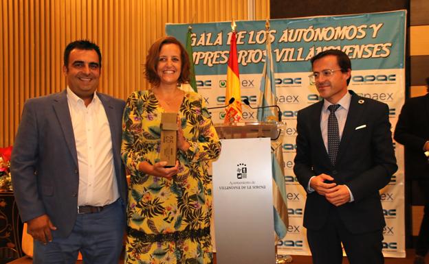 Tiendas Pavo fue premiada como Mejor Empresa. 