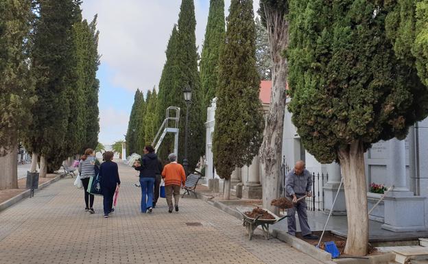 El servicio de autobús gratuito al cementerio se prestará del 28 de octubre al 1 de noviembre