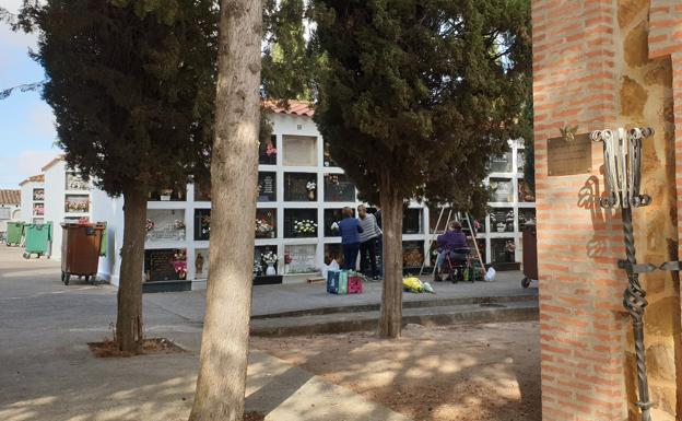 El cementerio tiene horario ininterrumpido de 9.00 a 18.00 horas