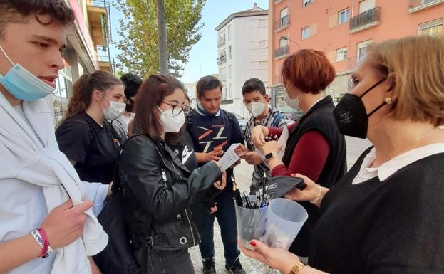 Los jóvenes son el objetivo de la campaña para prevenir la adicción al juego