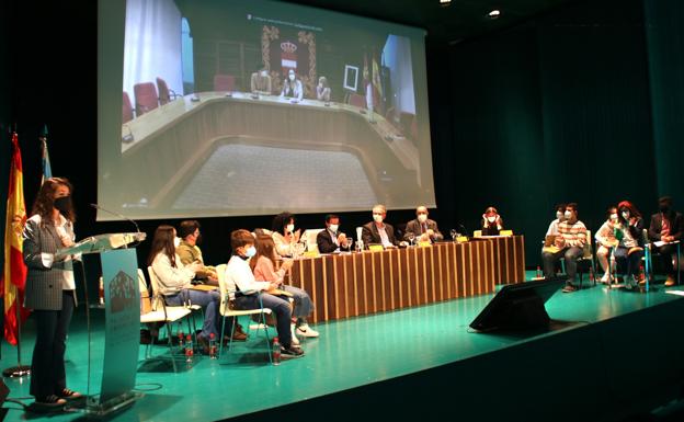 Los niños y jóvenes de Villanueva y Don Benito apuestan por la unión