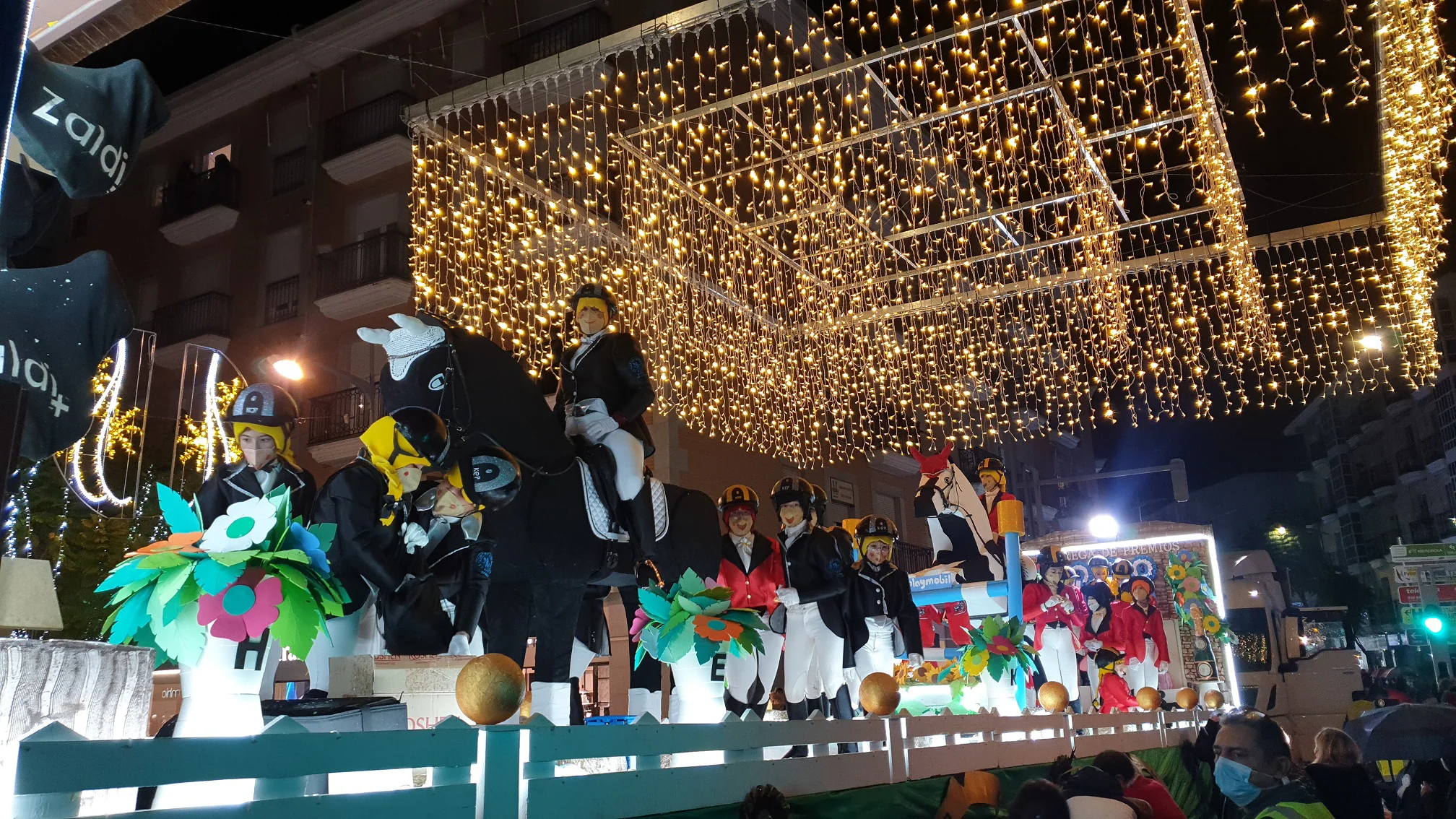 Los Reyes Magos llenaron de ilusión las calles de Villanueva