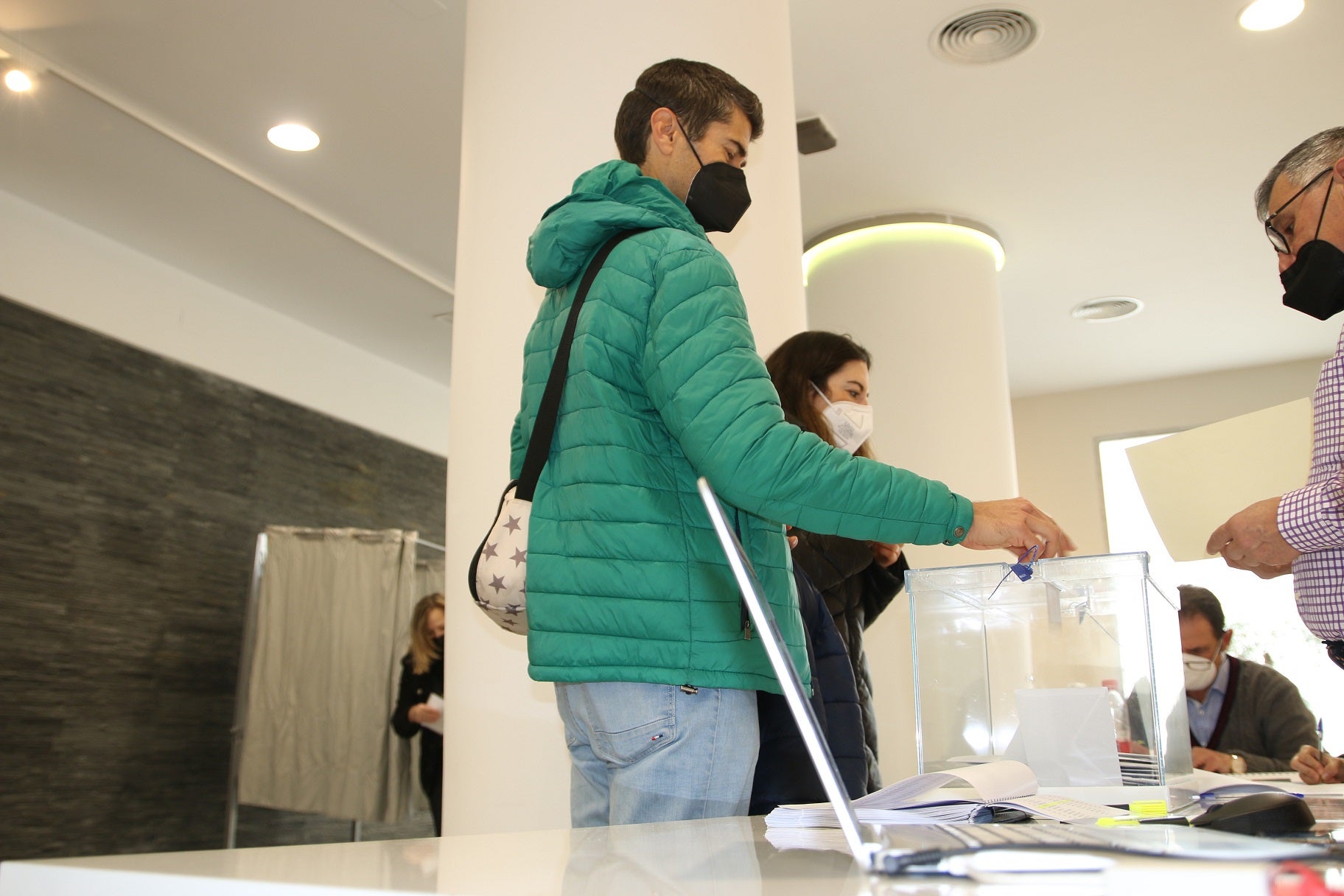 Un total de 307 villanovenses votan anticipadamente por el proyecto de fusión de Villanueva y Don Benito