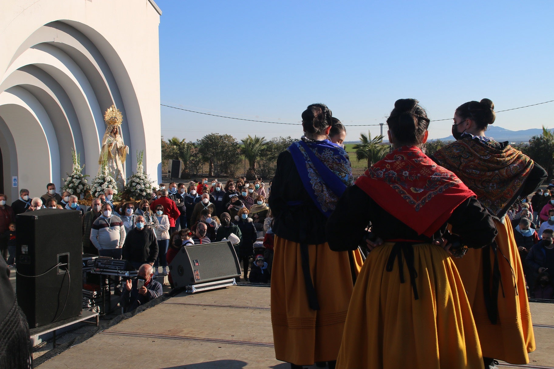 La traída de la Virgen de la Aurora devuelve la ilusión a los villanovenses