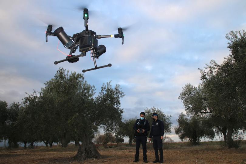 El ojo que impide desde el aire el robo de aceitunas