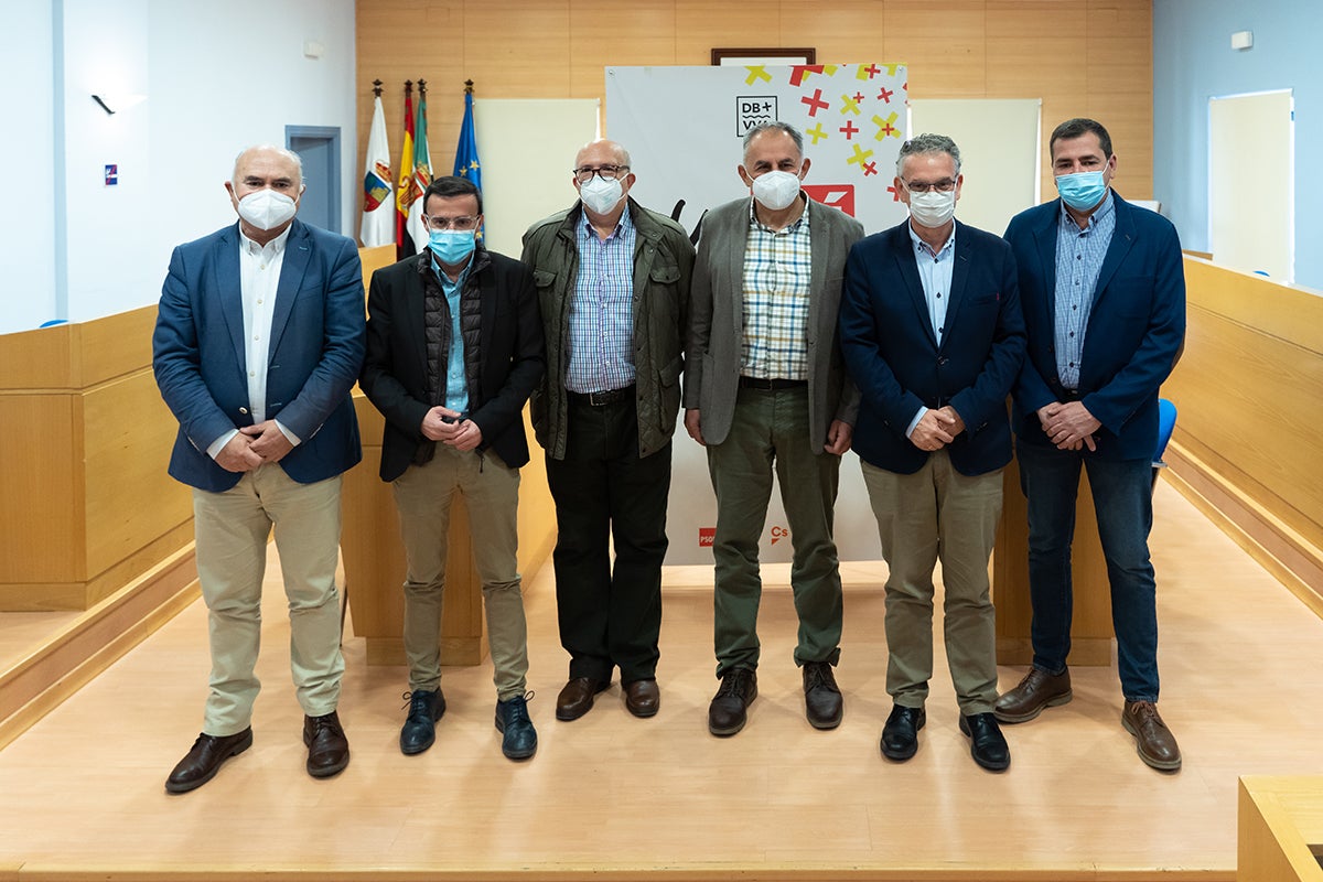Inclusives Villanueva y Plena Inclusión Don Benito muestran a los Alcaldes su apoyo al proyecto de fusión