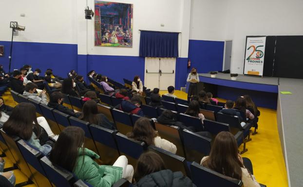 Los alumnos del IES Pedro de Valdivia reflexionan sobre las enfermedades mentales