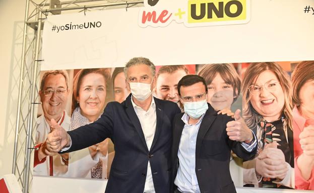 HOY Villanueva de la Serena distribuye una edición extraordinaria con toda la información sobre el proceso de unión con Don Benito