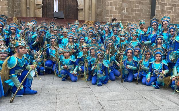 Los Guerreros de Salacia, del CEIP Santiago Apóstol, ganan en el desfile de carnaval