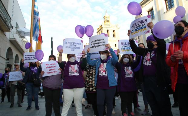 El 8M recorre las calles de Villanueva de la Serena para seguir pidiendo igualdad