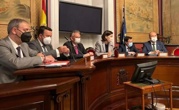 La fusión Don Benito-Villanueva es protagonista en la sesión del Senado