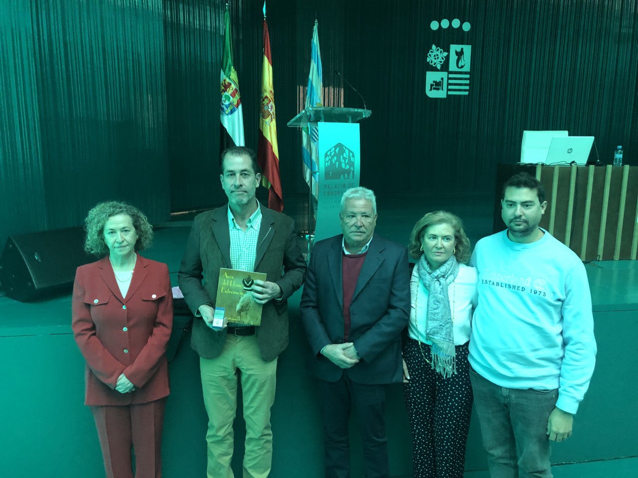 La familia de José Luis Pérez Chiscano recogió la insignia de oro micológica 