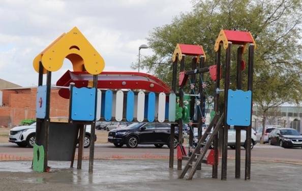 Varios parques infantiles son objeto de acondicionamiento
