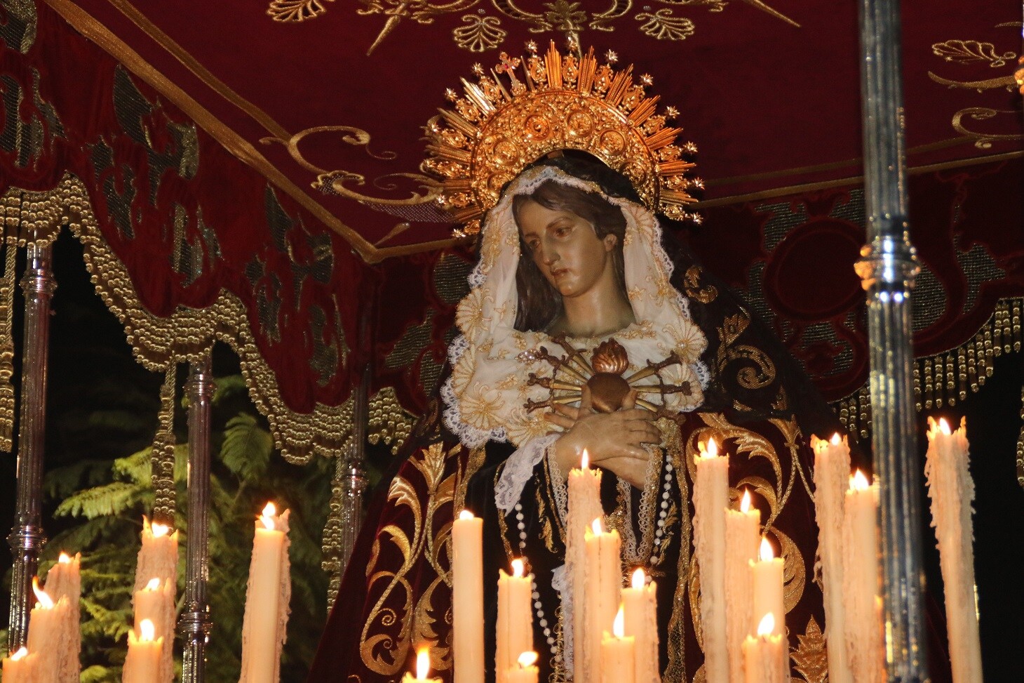 La Virgen de los Dolores y el Nazareno inundaron de emoción las Pasaderas