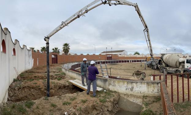 La plaza de toros de Entrerríos se dota de graderío para 1500 personas