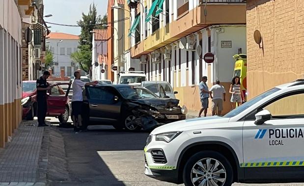 Un hombre de 36 años resulta herido en el choque de dos vehículos en Villanueva