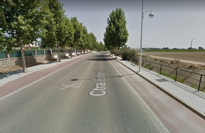 Dos hombres resultan heridos al chocar un camión y un turismo