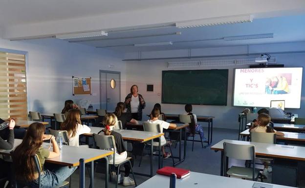 Los jóvenes realizan diversas actividades para concienciar y prevenir sobre la adicción al juego