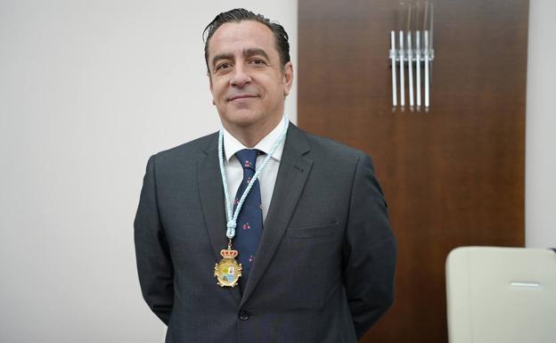 Óscar López Jiménez toma posesión como nuevo concejal del Partido Popular en Villanueva