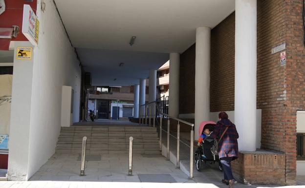 El Ayuntamiento mejora la accesibilidad en la urbanización Villaserena