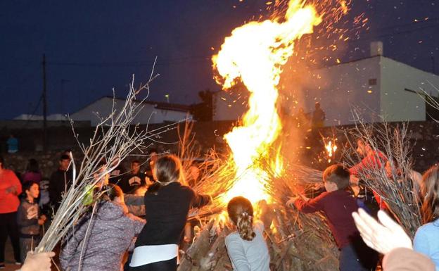 El mejor chozo o candela de gamonas se llevará una cesta de productos navideños