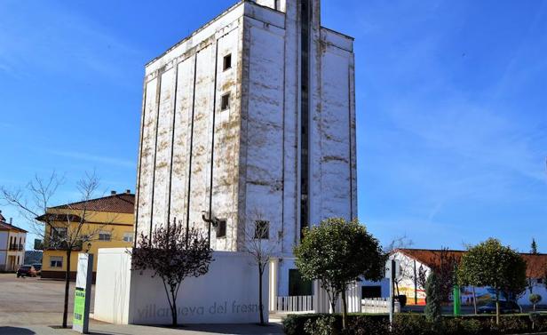 El Damas línea Villanueva-Badajoz cambia su parada al Silo debido a la instalación de stands