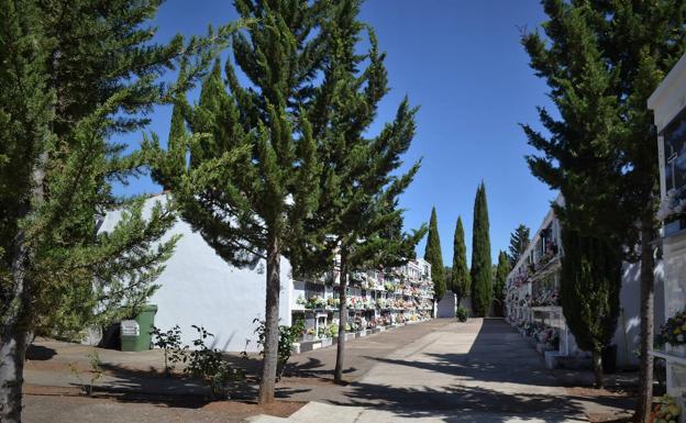 El Ayuntamiento cubrirá la baja provisional del enterrador con una bolsa de empleo
