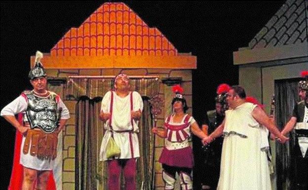 El teatro vuelve a la plaza con la comedia 'Están locos estos romanos'