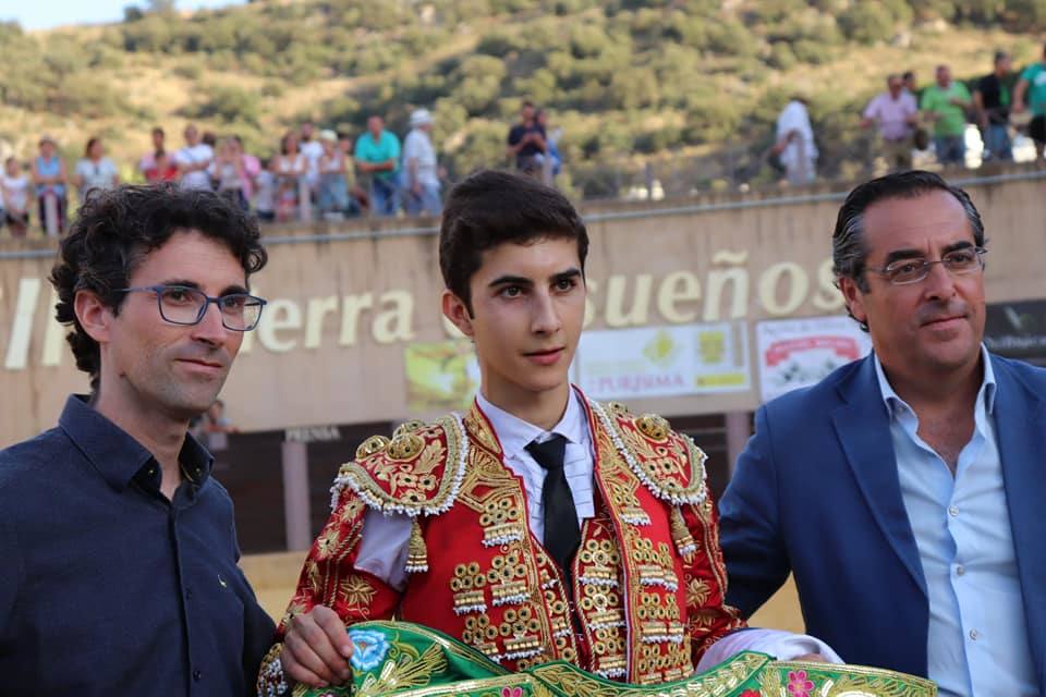 El villanovense Manuel Perera ganó el Ciclo de Novilladas de Andalucía derrochando torería y emoción
