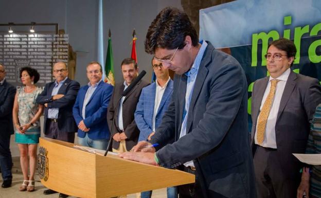 La localidad se adhiere a un proyecto con el que se dará compañía a mayores en su domicilio