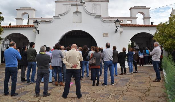 El Ayuntamiento trasladará a los mayores que lo necesiten a la misa de Difuntos