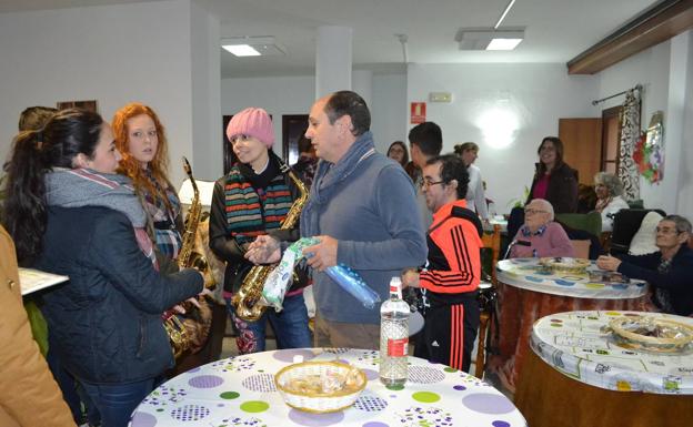 Que nadie cene solo en Navidad