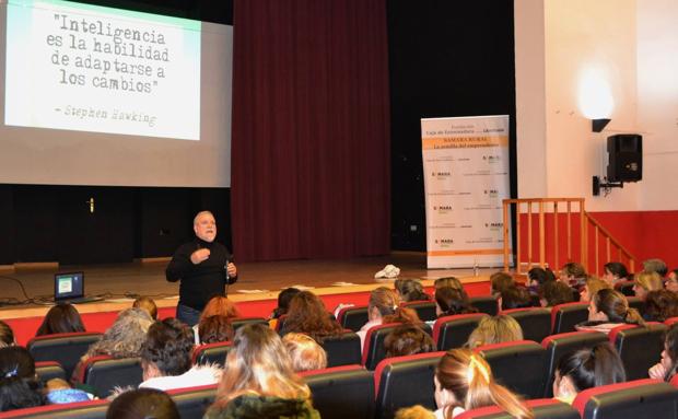 Cope Extremadura realizará desde el Salón de Actos un programa sobre la localidad