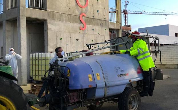 La Diputación de Badajoz activa un plan de ayuda para la desinfección en los municipios de la provincia
