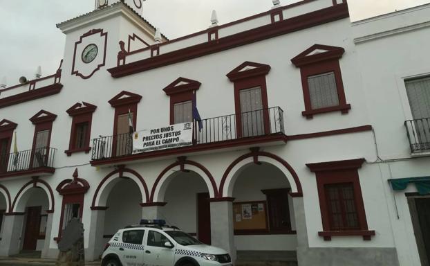 Los universitarios deberán portar un certificado si quieren desplazarse para recoger el material de estudio