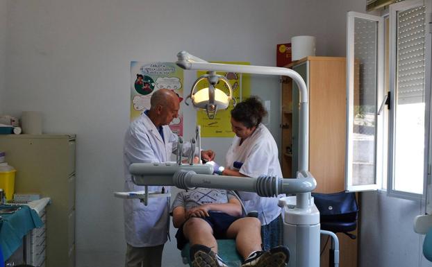 El SES recomienda extremar los hábitos de higiene de la boca, potencial foco de infección del Covid-19