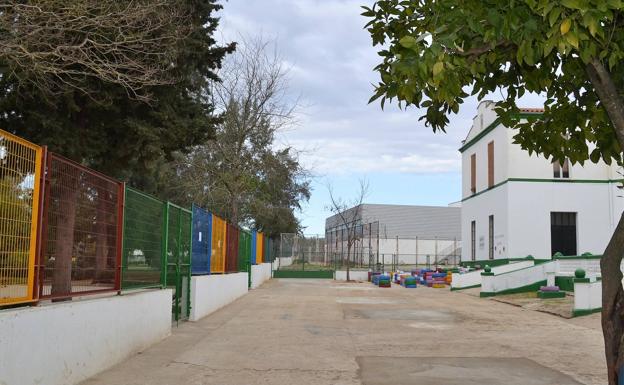Educación convoca la selección de centros para el programa 'Ayuda entre iguales. Alumnos acompañantes'
