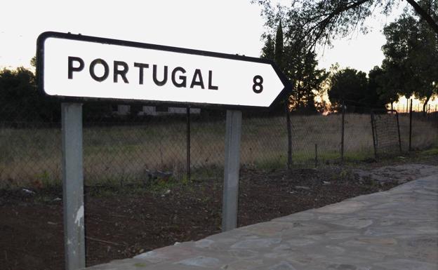La frontera recupera el libre acceso de paso con la reapertura total