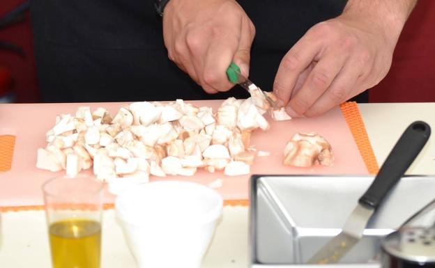 La ESHAEX implanta un nuevo ciclo formativo de «Dirección de Cocina» a distancia