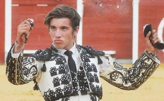 Eric Olivera cortó 4 orejas en la primera novillada del Trofeo de la Diputación de Badajoz