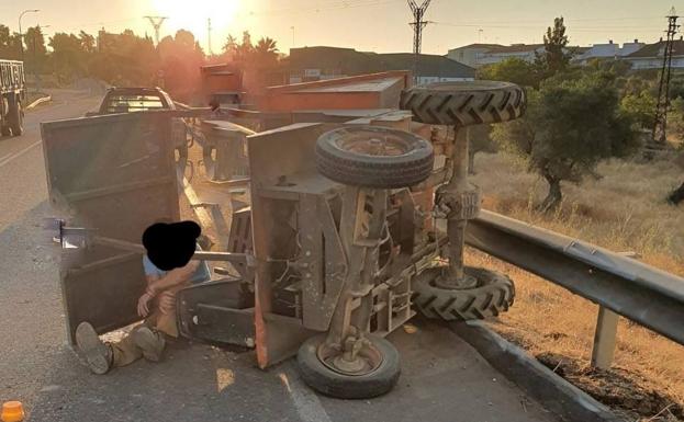 Embestido un dumper por un vehículo cuyo conductor se quedó cegado por el sol