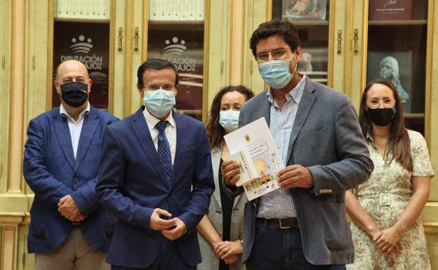 El Ayuntamiento recibe el plan de acción del Pacto de las Alcaldías para el Clima y la Energía Sostenible