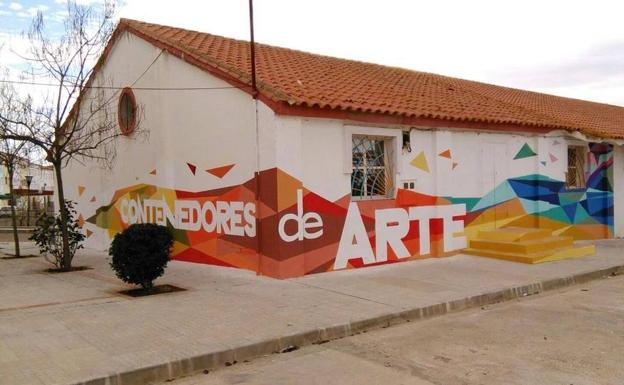 La Asociación de Mujeres reanuda sus talleres de Restauración y Pintura en Tela y Cristal