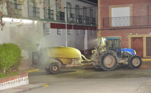 El Ayuntamiento volverá a desinfectar las calles y puntos más transitados de la localidad