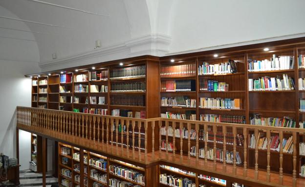 La Diputación de Badajoz dota de fondos bibliográficos y audiovisuales a la Biblioteca Pública municipal